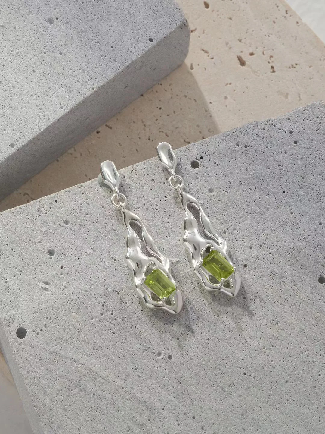 Natural Peridot Silver Earrings E0785