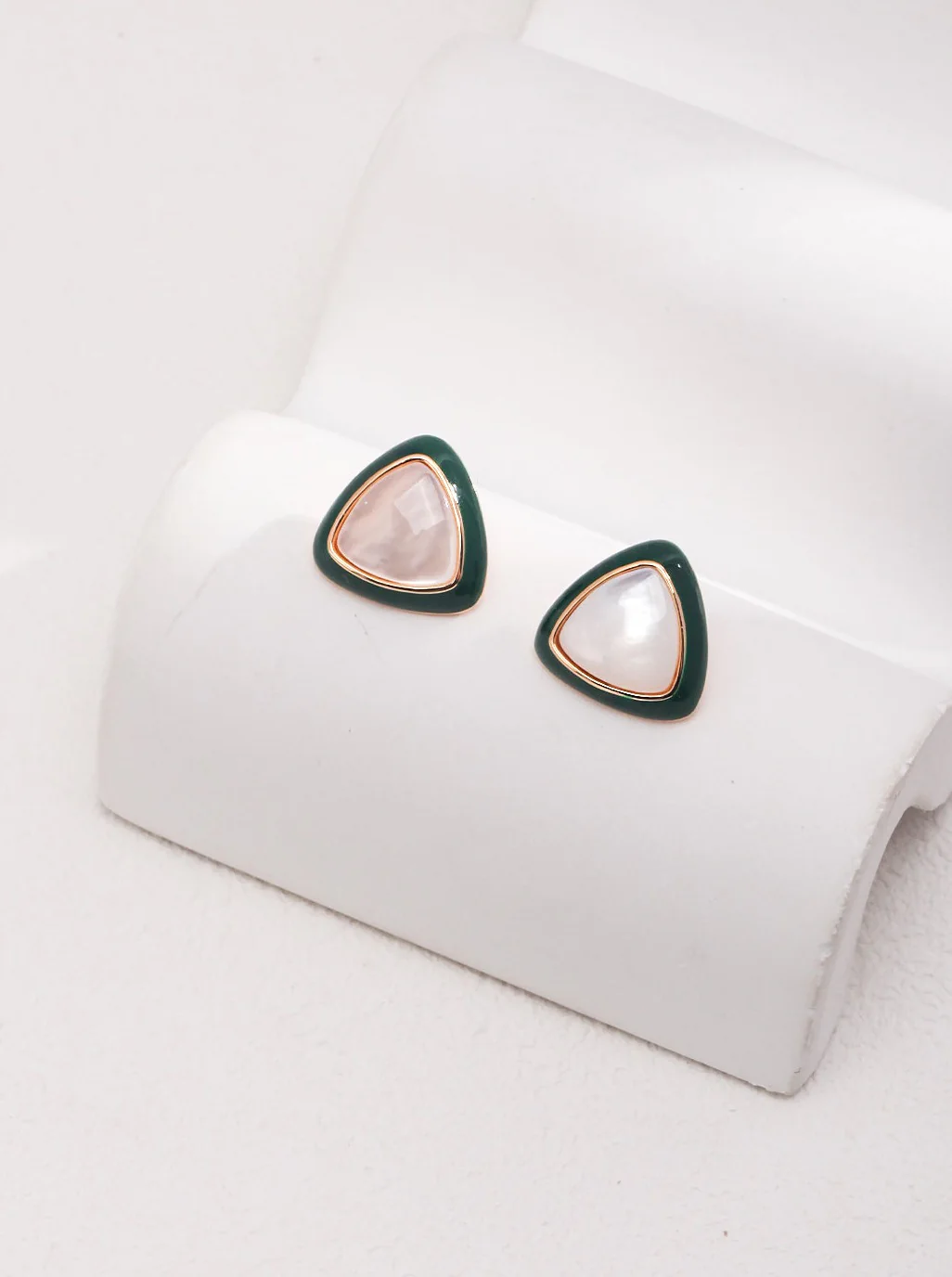 Vintage Earrings E01020