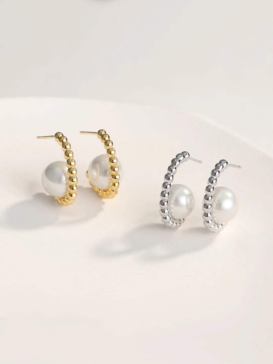 Minimalist Shell Pearl Hoops E0685
